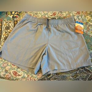 Columbia Omni shade shorts- ladies size small NEW WITH TAGS